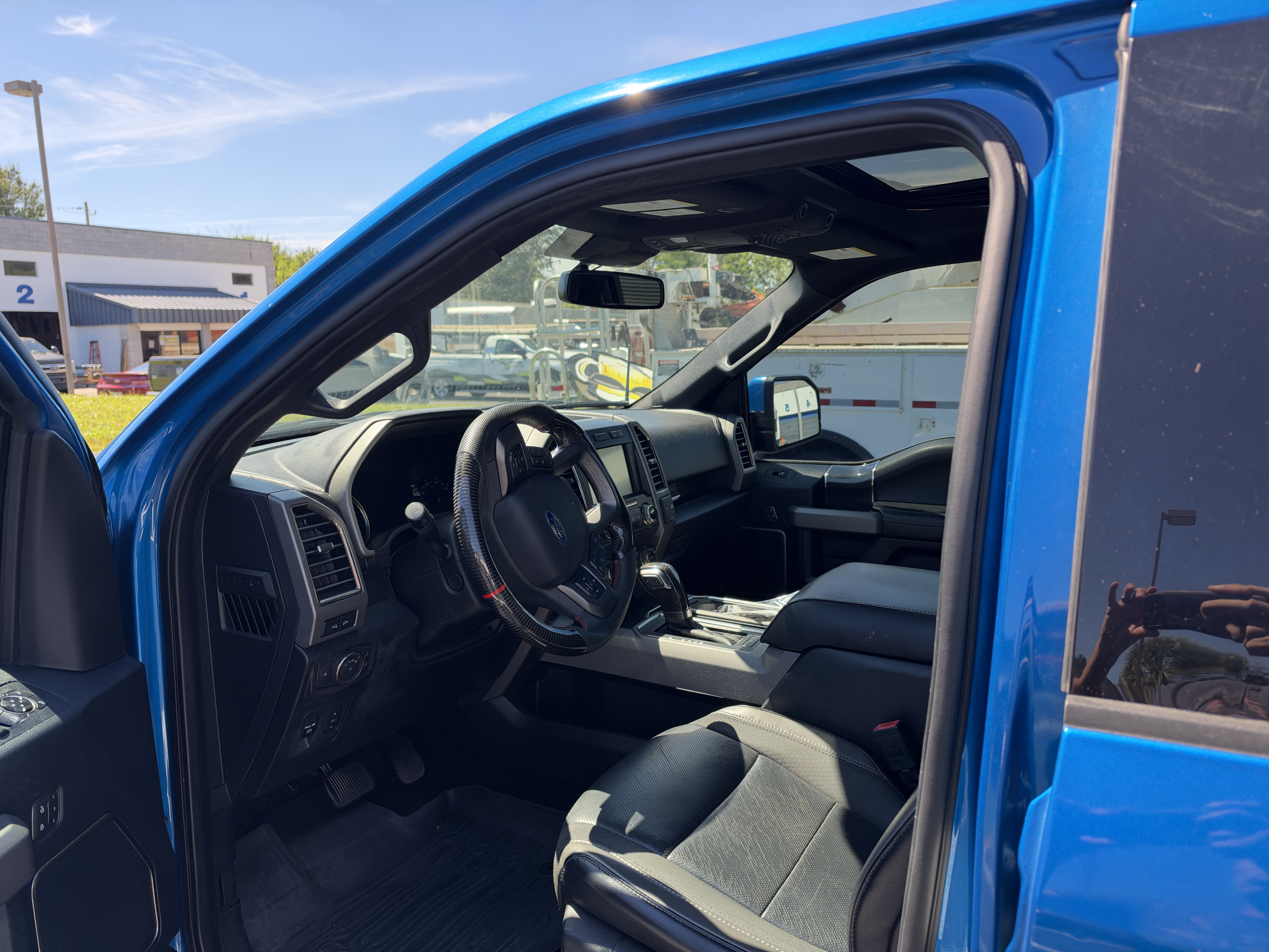 Used 2019 Ford F150 Raptor w/ Equipment Group 802A Luxury AWD/4WD image 8