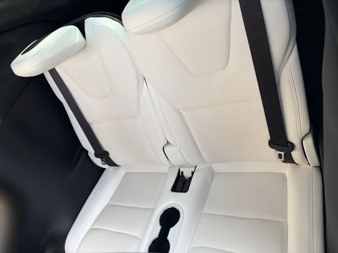 Used 2022 Tesla Model X image 13