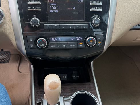 Used 2014 Nissan Altima 2.5 SL w/ Moonroof Package image 9