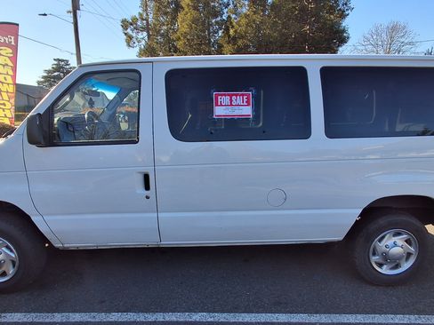 Used 2010 Ford E-350 and Econoline 350 XL image 5