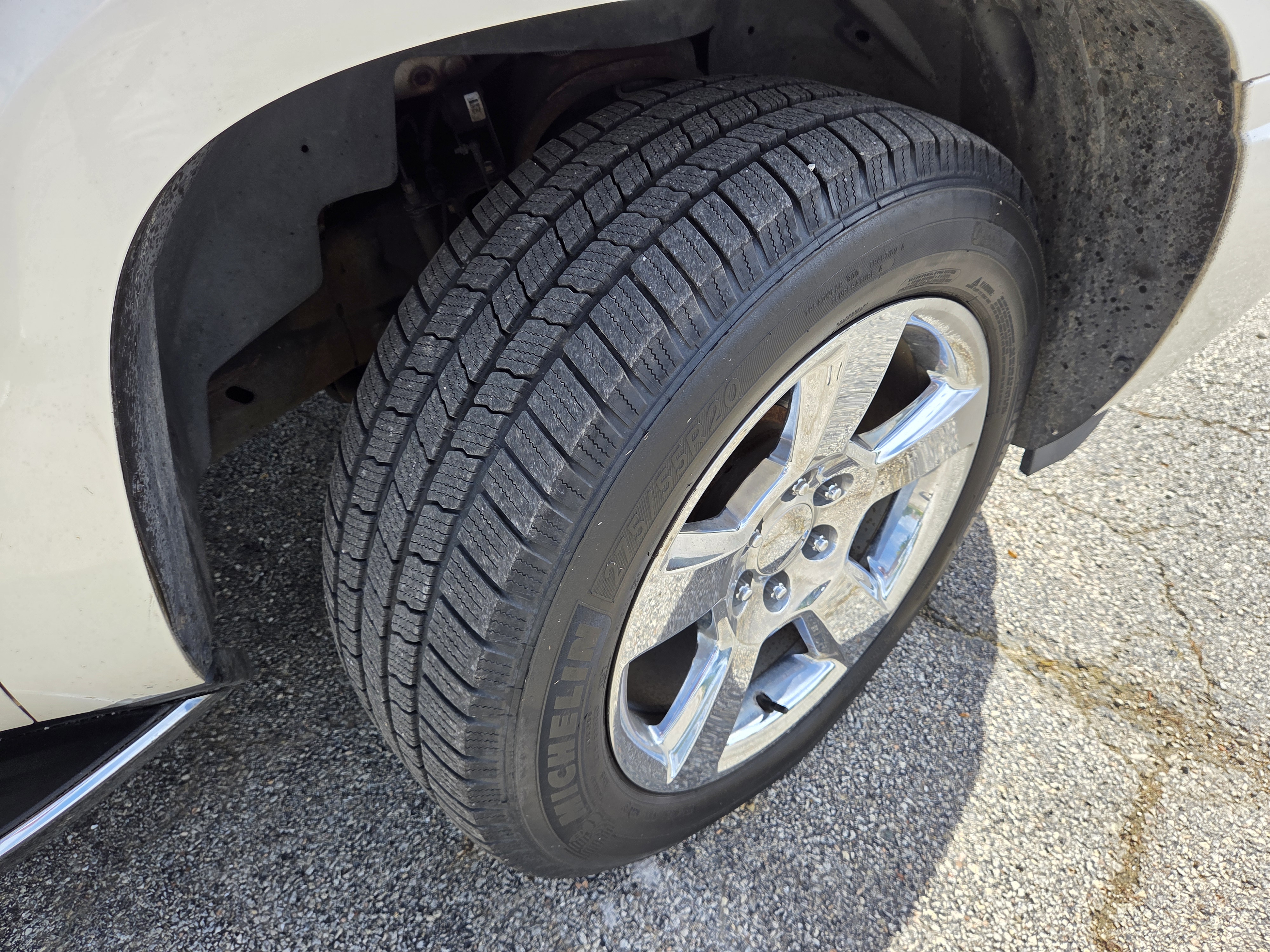 Used 2007 Cadillac Escalade EXT w/ Information Package AWD/4WD image 4