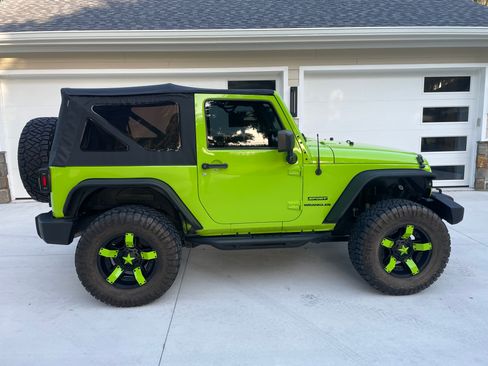 Used 2013 Jeep Wrangler Sport AWD/4WD image 2