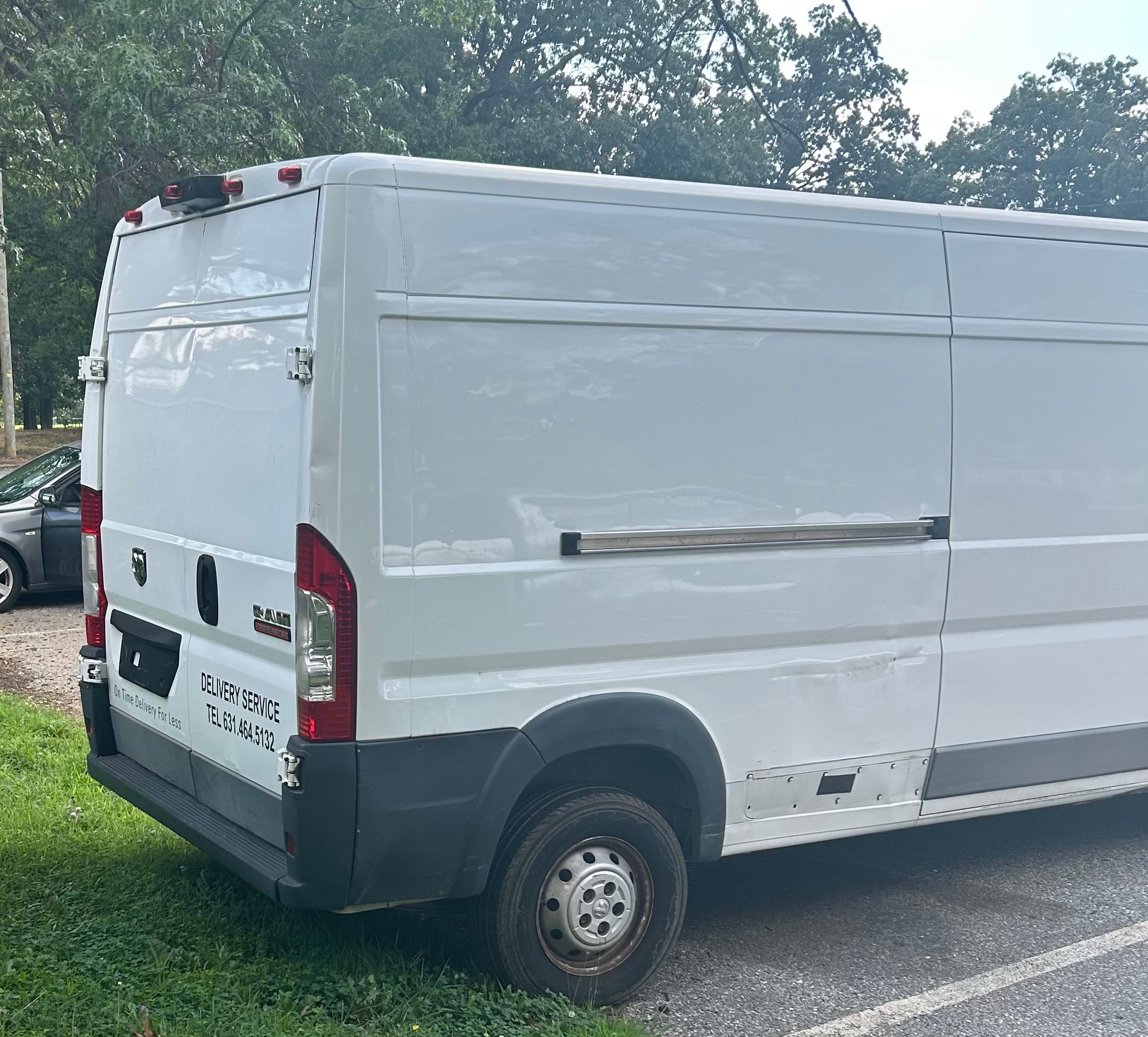 Used 2017 RAM ProMaster 2500 w/ Premium Appearance Group FWD image 8