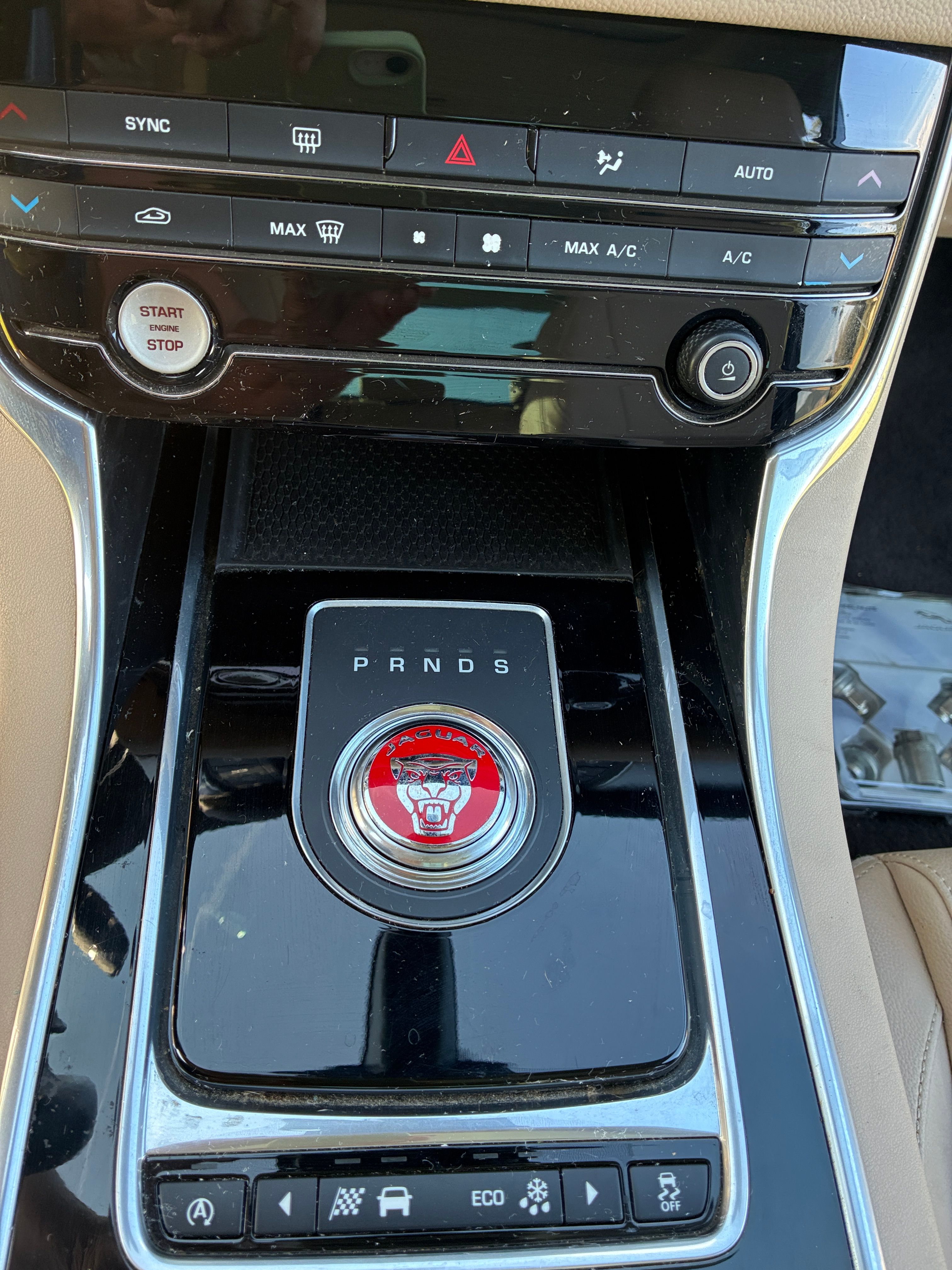 Used 2017 Jaguar XF Premium RWD image 23