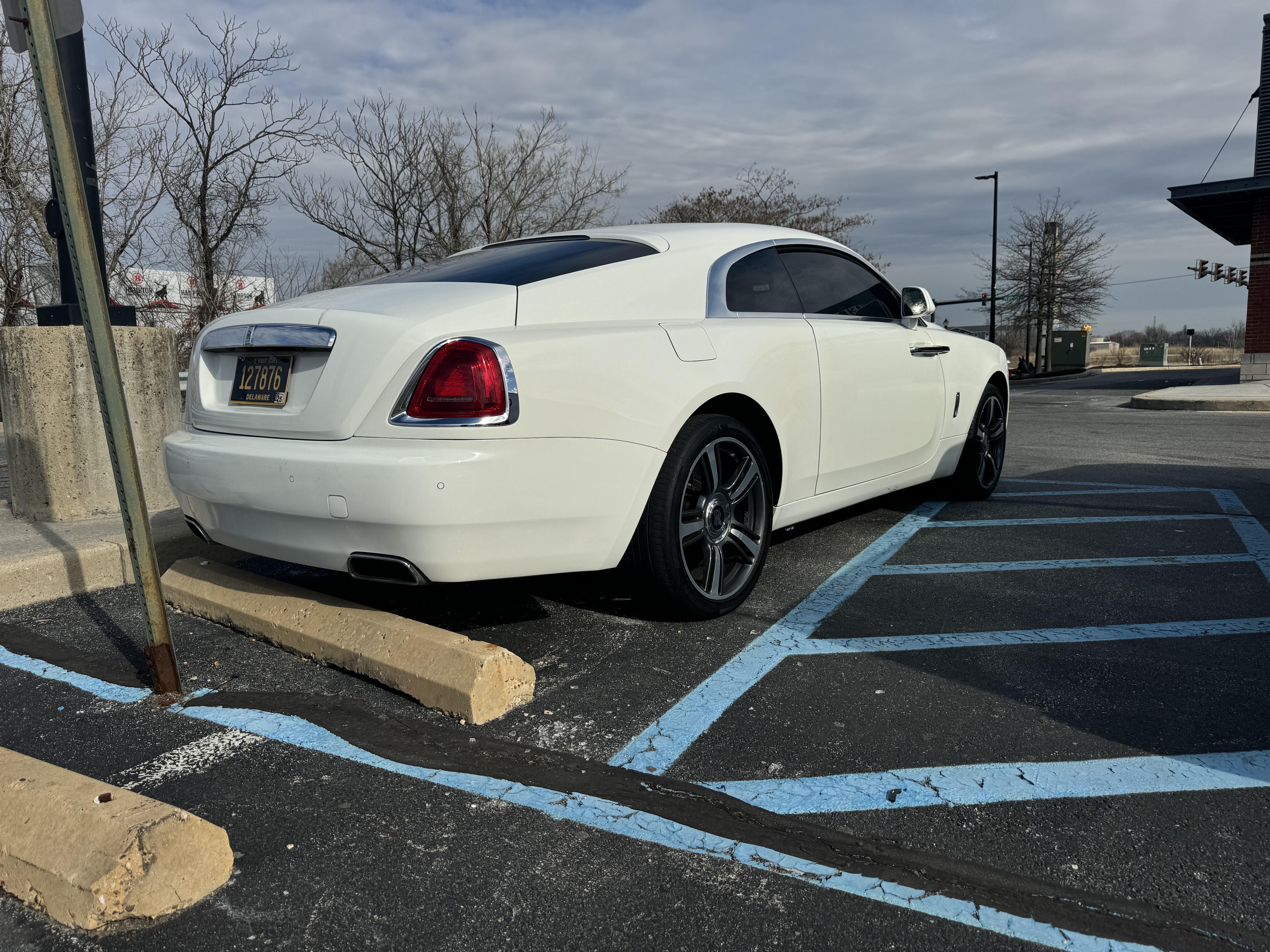 Used 2015 Rolls-Royce Wraith RWD image 19