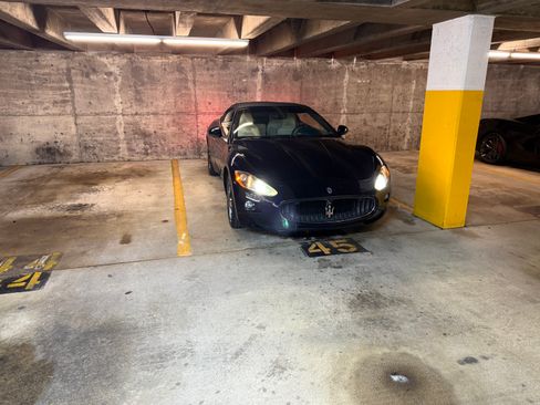 Used 2012 Maserati GranTurismo Convertible image 4