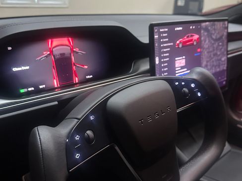 Used 2022 Tesla Model S Plaid image 23