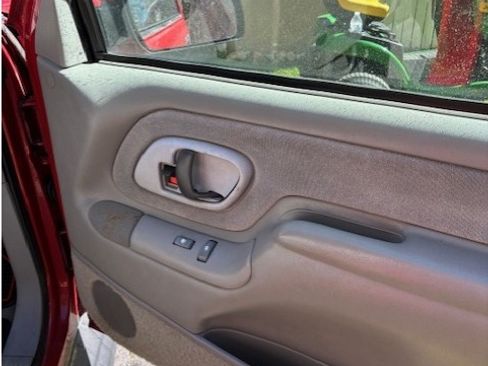 Used 1995 Chevrolet Silverado 1500 2WD Regular Cab image 9