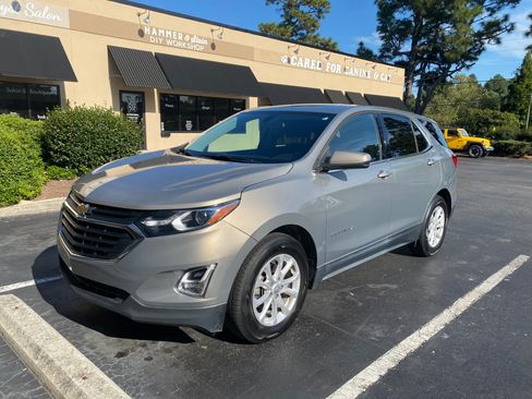 Used 2018 Chevrolet Equinox LT image 1