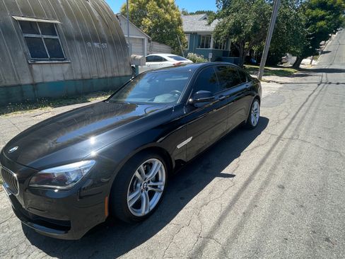 Used 2014 BMW 750Li image 5
