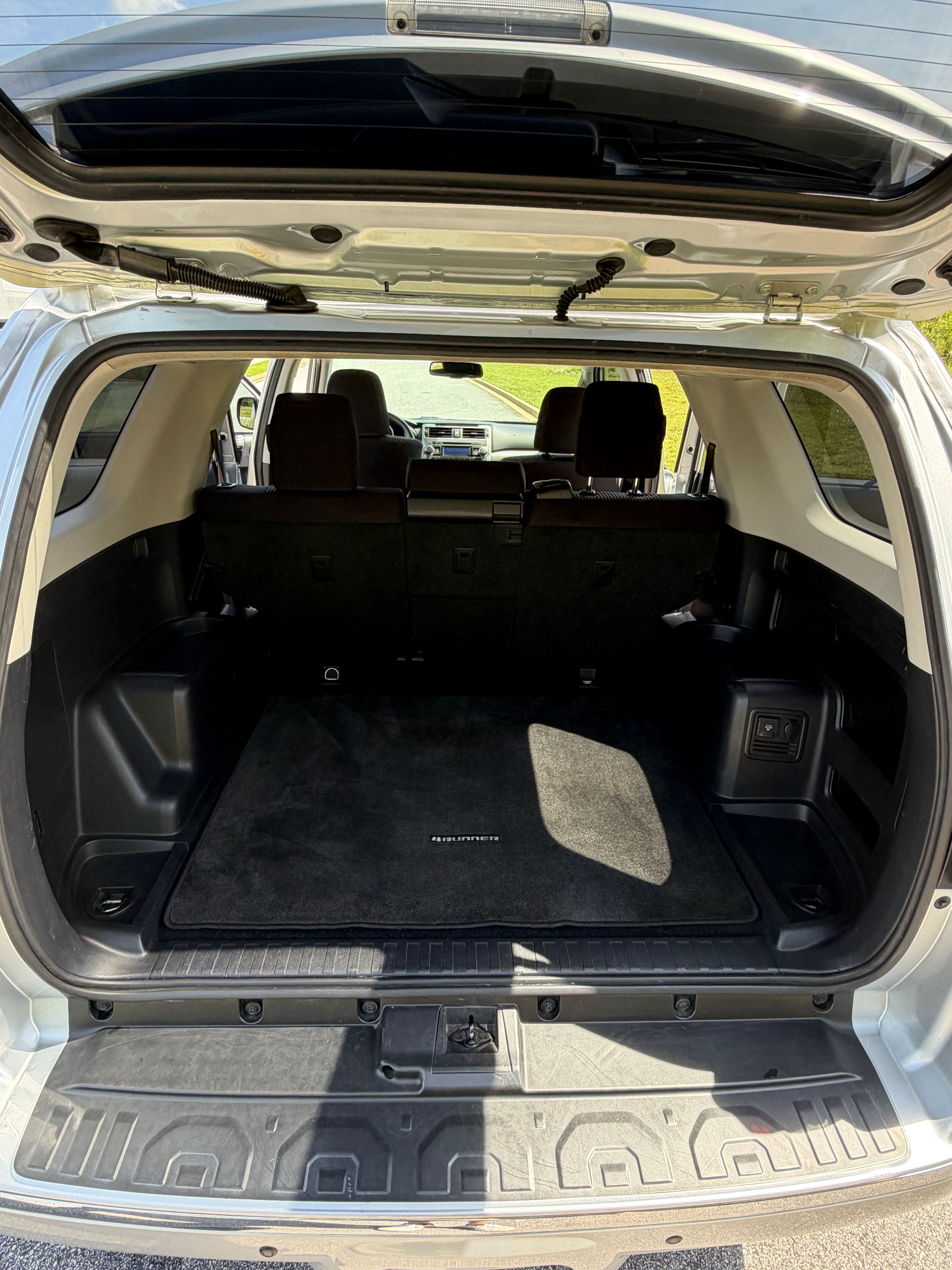 Used 2013 Toyota 4Runner SR5 w/ Convenience Pkg AWD/4WD image 12