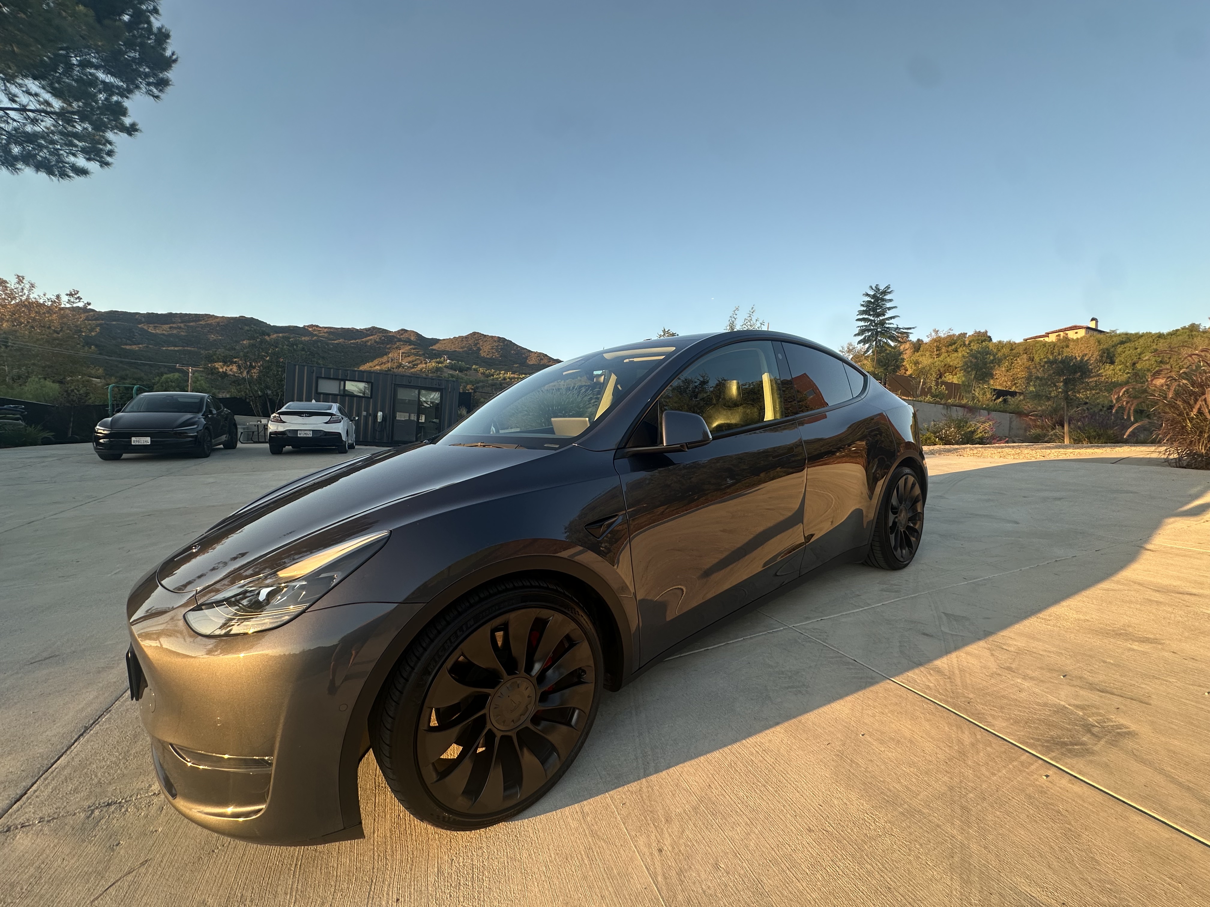 Used 2022 Tesla Model Y Performance AWD/4WD image 2