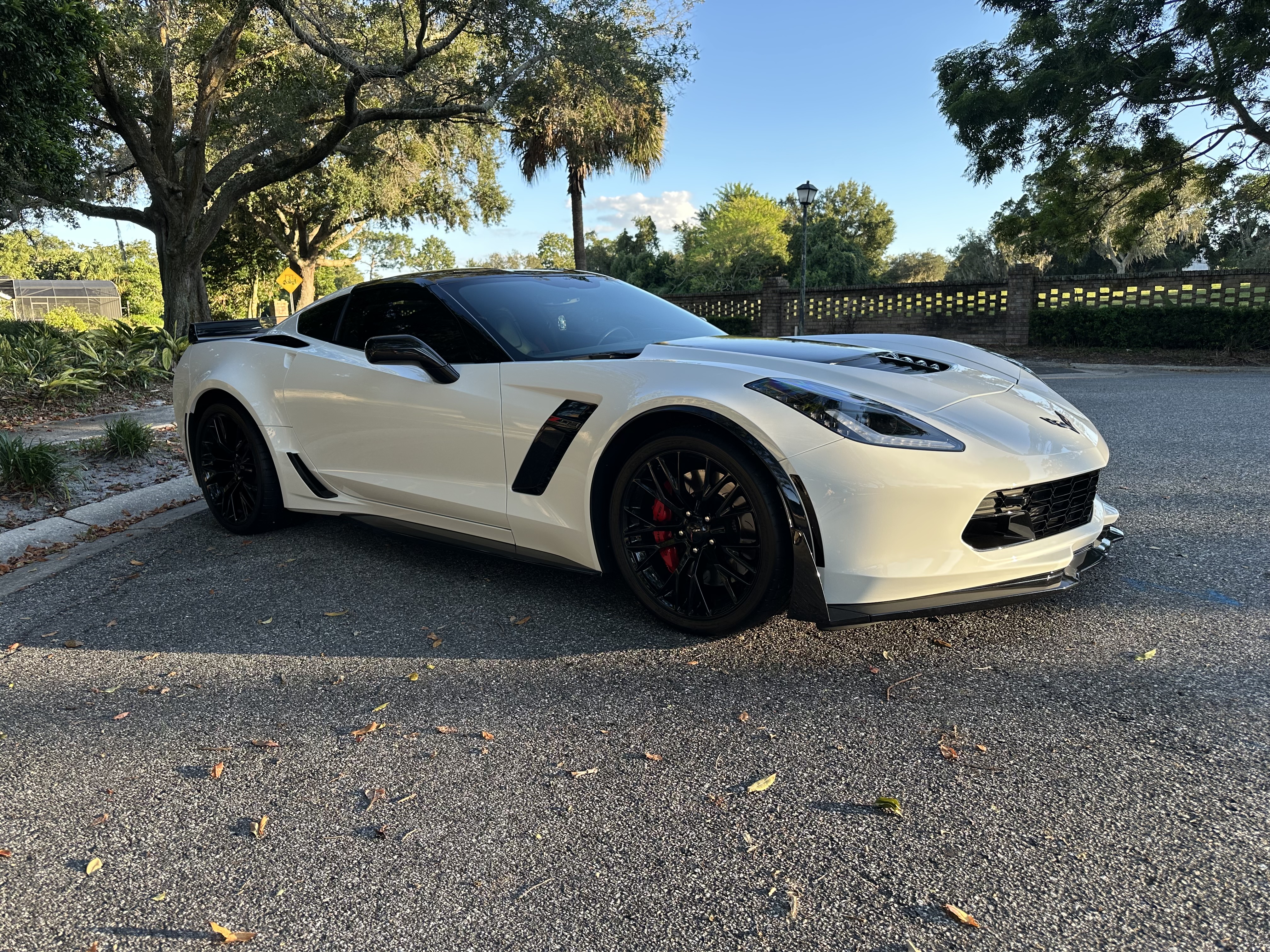Used 2019 Chevrolet Corvette Z06 RWD image 2