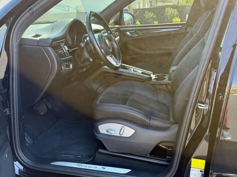 Used 2021 Porsche Macan S image 21