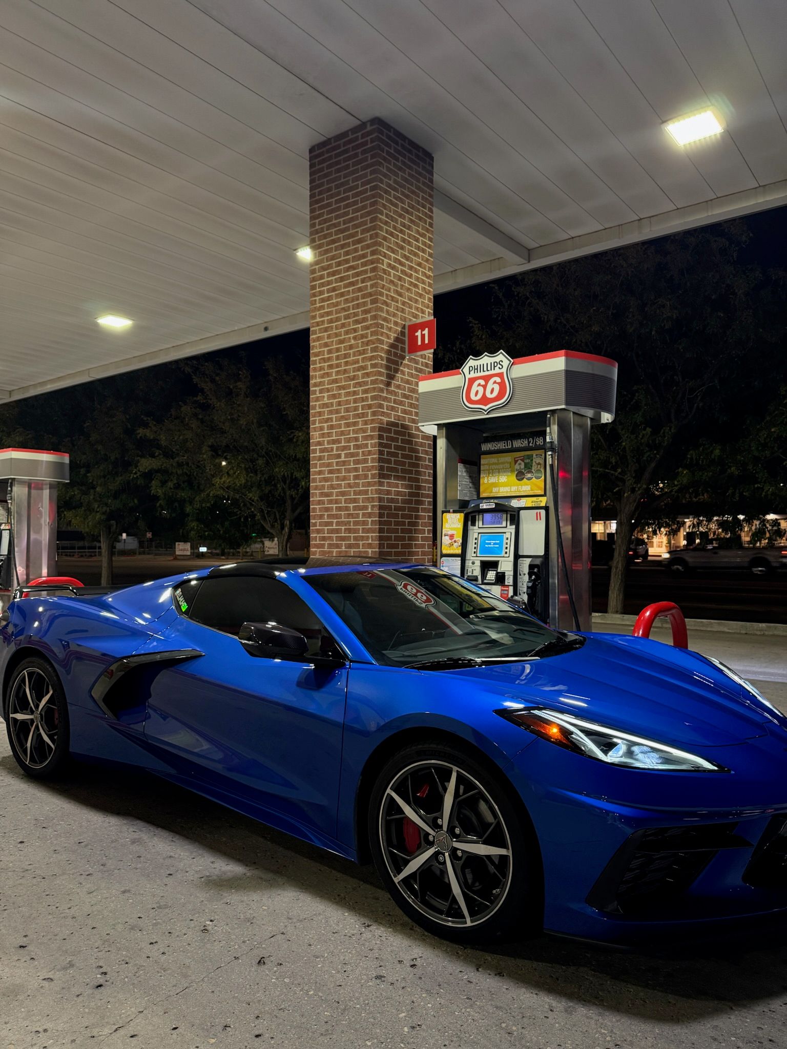 Used 2020 Chevrolet Corvette Stingray Premium Cpe w/ 3LT Preferred Equipment Group RWD image 12