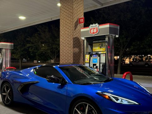 Used 2020 Chevrolet Corvette Stingray Premium Cpe w/ 3LT Preferred Equipment Group RWD image 12