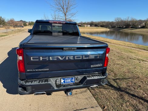 Used 2019 Chevrolet Silverado 1500 High Country w/ Technology Package image 4