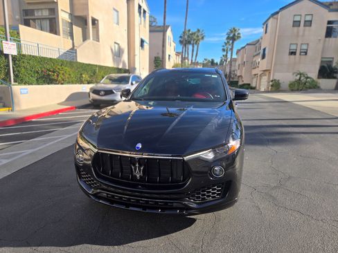 Used 2017 Maserati Levante S image 17