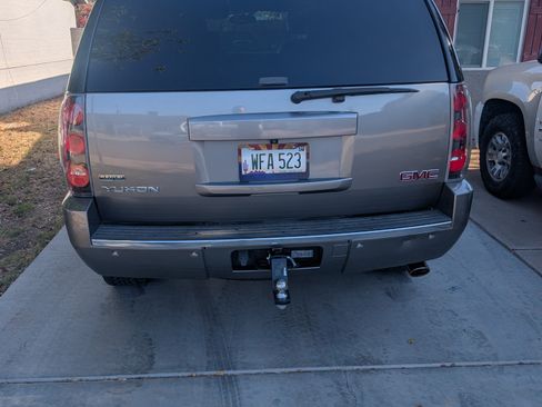 Used 2012 GMC Yukon Denali AWD/4WD image 4