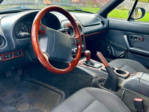 Used 1997 MAZDA MX-5 Miata image 19