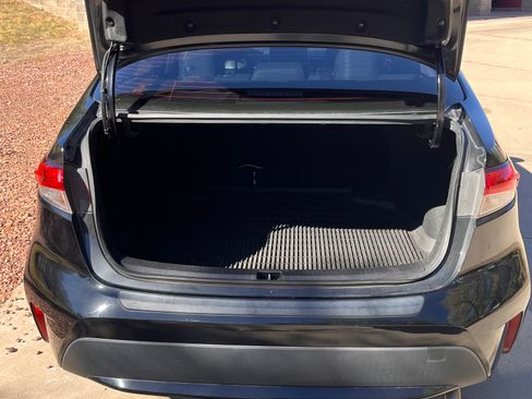 Used 2020 Toyota Corolla LE image 5