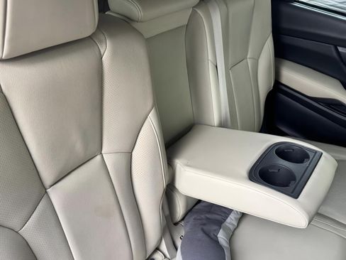Used 2022 Subaru Ascent Limited w/ Technology Package image 10