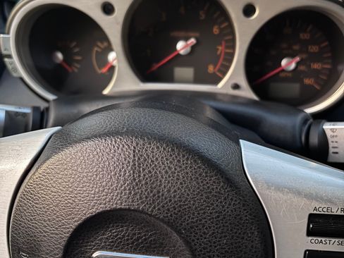 Used 2005 Nissan 350Z Touring image 8