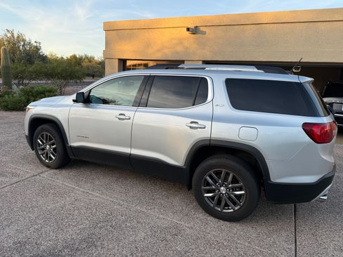 Used 2018 GMC Acadia SLT image 5