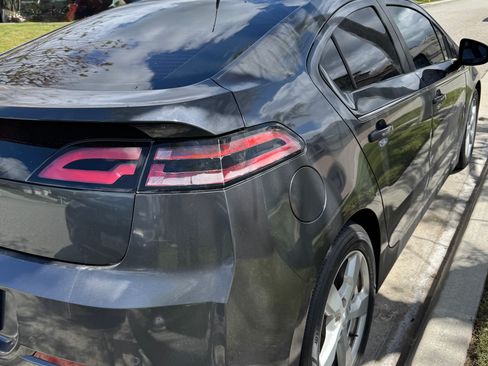 Used 2013 Chevrolet Volt Premium w/ Premium Trim Package FWD image 4
