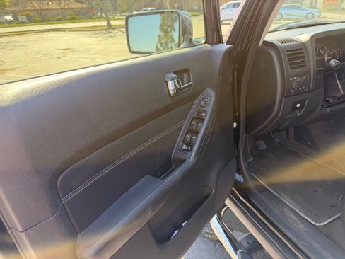 Used 2010 HUMMER H3 Alpha image 5