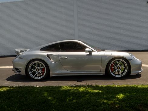 Used 2015 Porsche 911 Turbo S AWD/4WD image 10