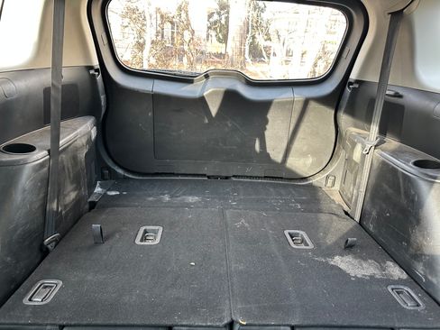 Used 2008 MAZDA MAZDA5 Sport image 25