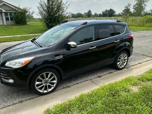 Used 2015 Ford Escape SE w/ SE Chrome Package image 4