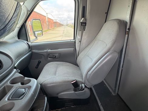 Used 2003 Ford E-350 and Econoline 350 Super Duty image 11