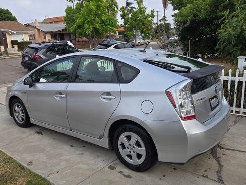 Used 2011 Toyota Prius Two FWD image 1