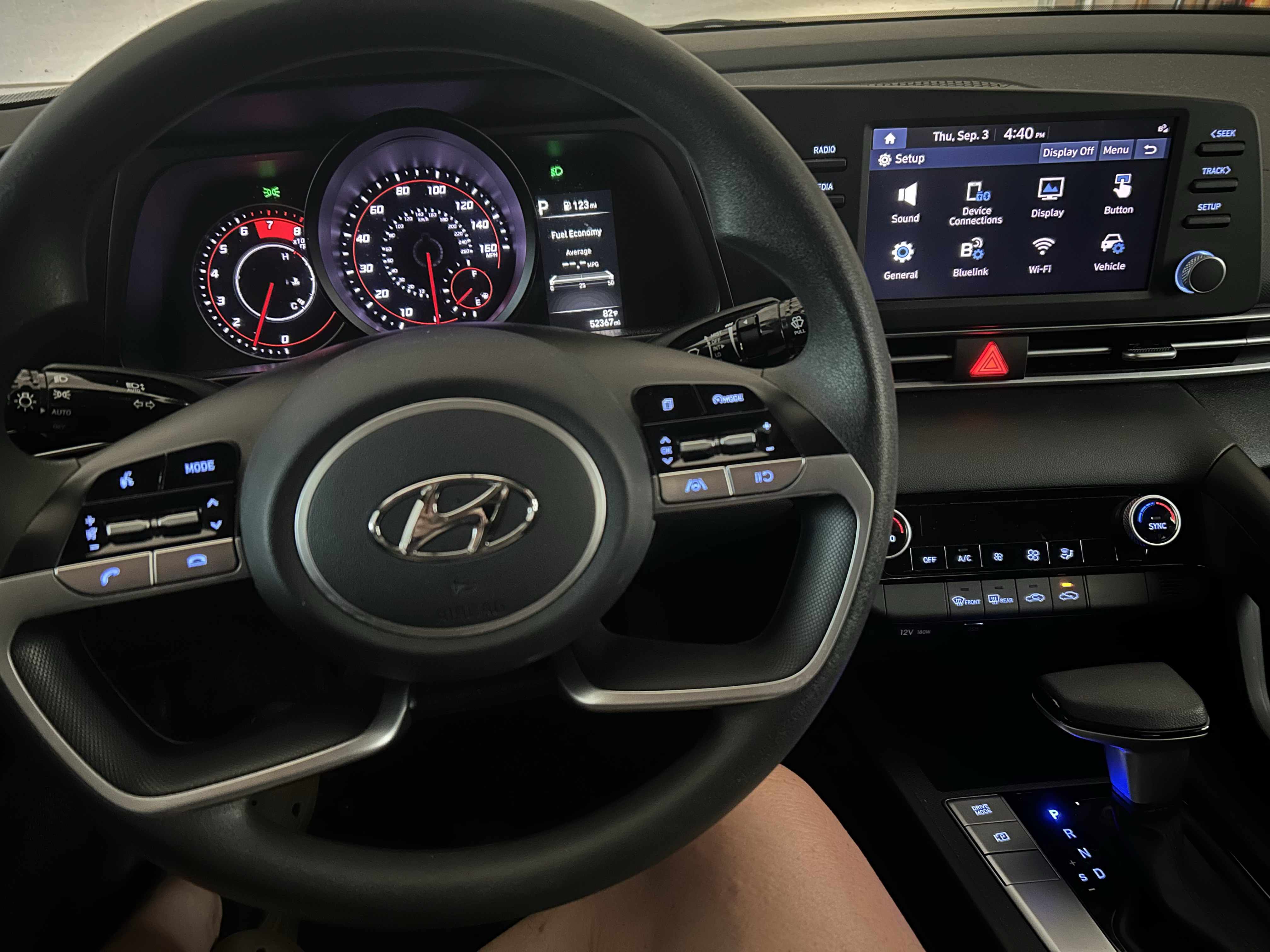 Used 2023 Hyundai Elantra SEL FWD image 4