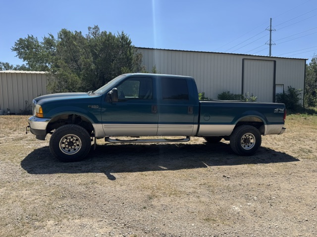 Used 2001 Ford F350 4x4 Crew Cab Super Duty image 1