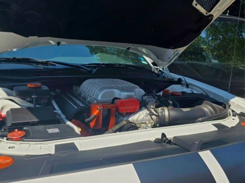 Used 2018 Dodge Challenger SRT Hellcat image 6