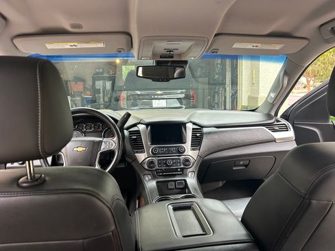 Used 2019 Chevrolet Suburban LT image 6