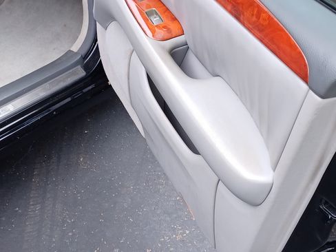 Used 2004 Lexus LS 430 image 8