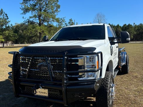 Used 2023 Ford F450 XLT w/ XLT Value Package image 6