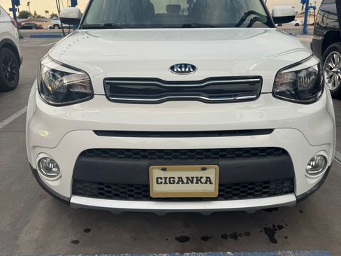 Used 2017 Kia Soul + FWD image 4