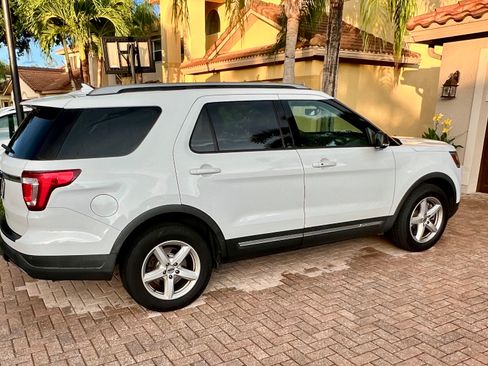 Used 2019 Ford Explorer XLT w/ Equipment Group 201A FWD image 1