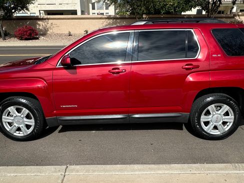 Used 2015 GMC Terrain SLE image 1