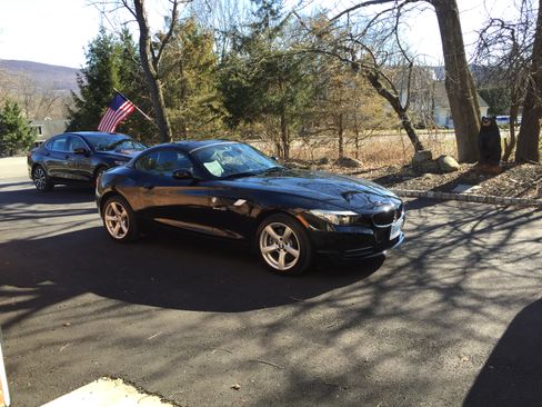 Used 2011 BMW Z4 sDrive30i image 1