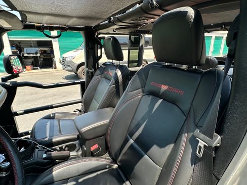 Used 2021 Jeep Wrangler Unlimited Rubicon image 16