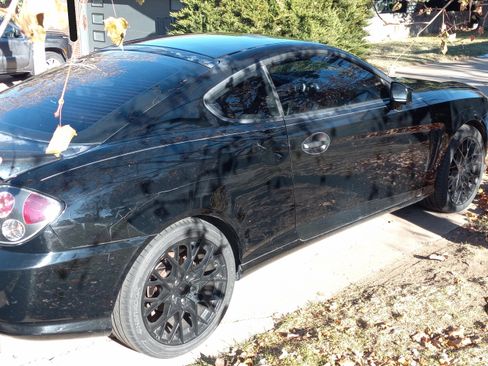 Used 2006 Hyundai Tiburon GT image 8