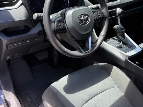 Used 2025 Toyota RAV4 XLE w/ Convenience Package AWD/4WD image 5