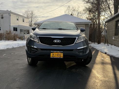 Used 2016 Kia Sportage LX image 2