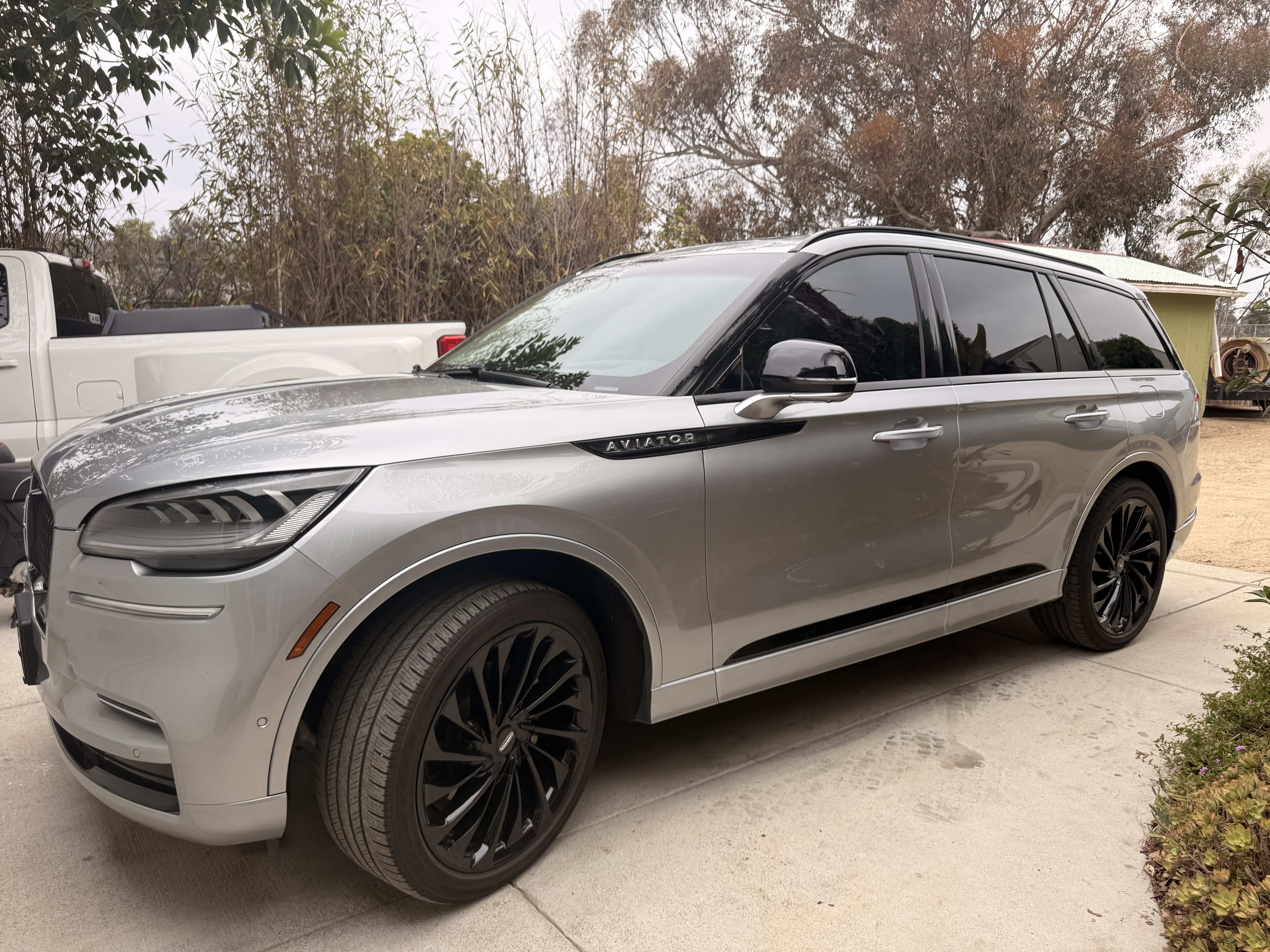 Used 2023 Lincoln Aviator Reserve w/ Equipment Group 201A AWD/4WD image 1